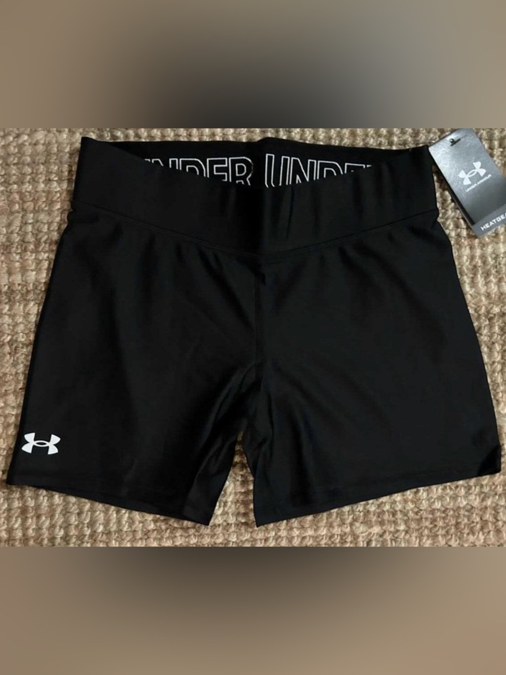 Under Armour Black Women’s Short size L . new with tags.